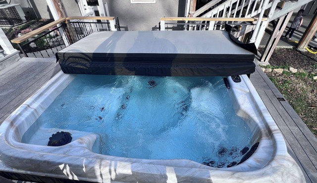 Barndominium getaway oasis! Close to Chattanooga shopping restaurants and Water!