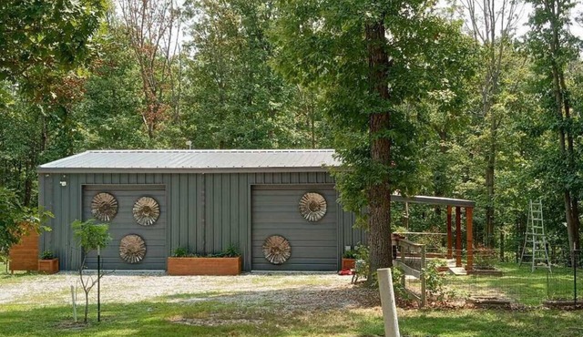 Barndominium On Private 6 Wooded Acres Near Bentonville–RV Hookup