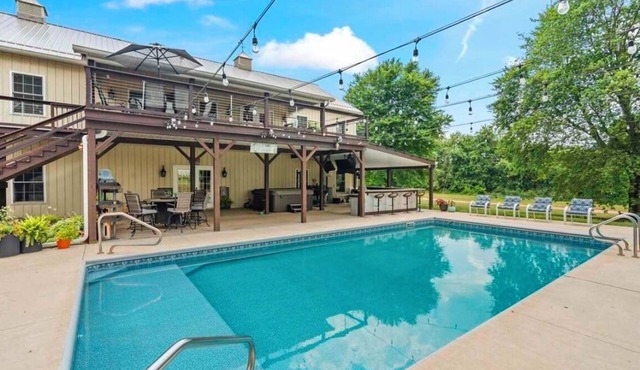 Barndominium! Pool, HotTub, Slide, Mini B-Ball Court/Nerf Arena, Theater, 2 Bars