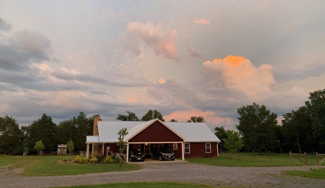 Barndominium Retreat 10 mins to DT Murfreesboro!