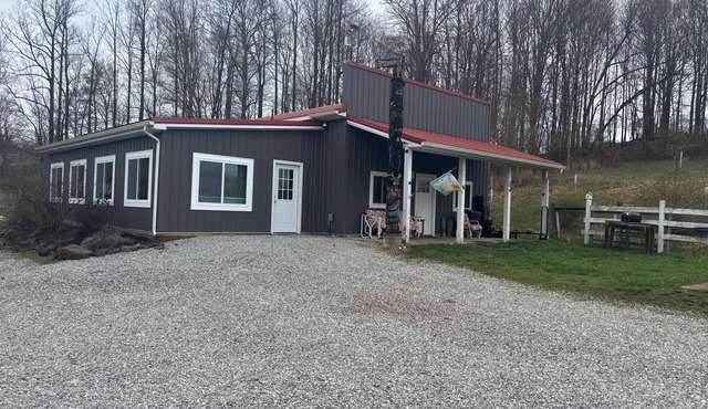 Barndominium that is Pet friendly, near wineries & Woodbury Wildlife Area .