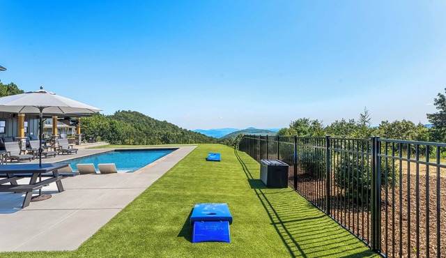 Barndominium with pool, pickleball, hot tub, great views