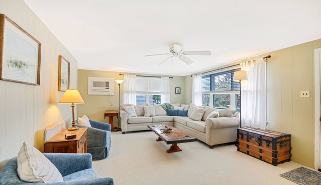 Barnegat Light EASY walk to guarded ocean and bay beaches- 1st floor duplex