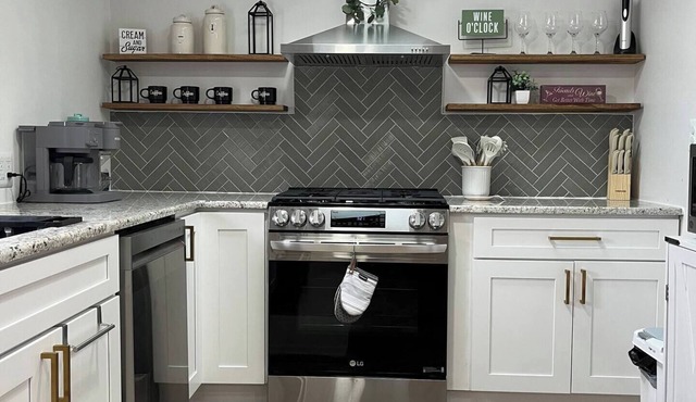 Baroda Wine Country Getaway with Pool and fire pit