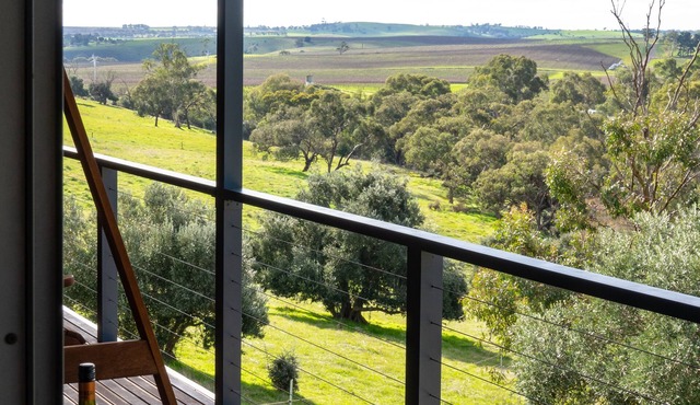 Barossa Pavilions - a luxurious, self-contained hillside retreat