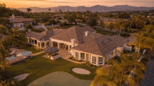 Barrel Crest by AvantStay Hillside Estate Resort Pool Putting Green Near Lake Poway Golf Sleeps 20