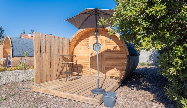 Barrel Orange Apartment with Mountain View, Private Terrace & Air Conditioning