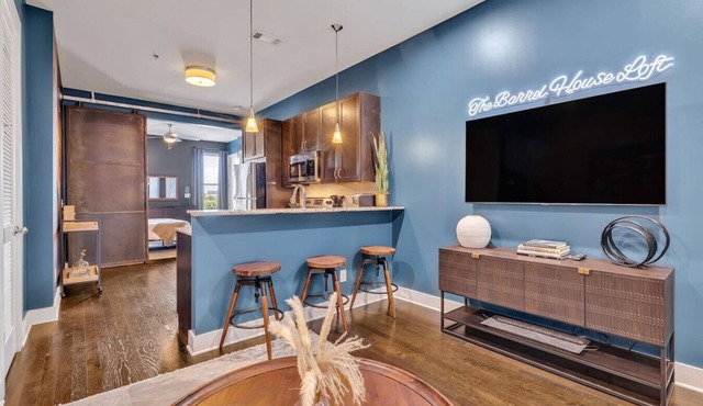 Barrelhouse Loft | West End Near Vandy/Broadway