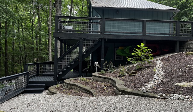 Barren Lake Waterfront Eclectic Cabin - Dock; 17 miles from Mammoth Cave