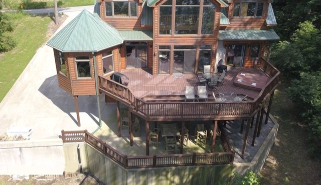 Barren River Lake Cabin ~ Hot Tub, Pet-Friendly, Near Mammoth Cave