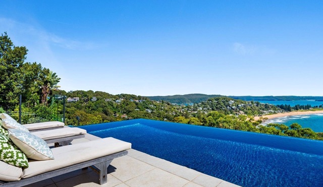 Barrenjuii, Palm Beach by TCC