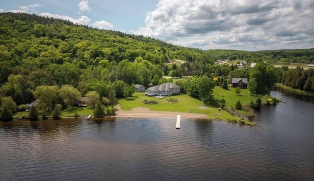 Barrett Chute Lakehouse
