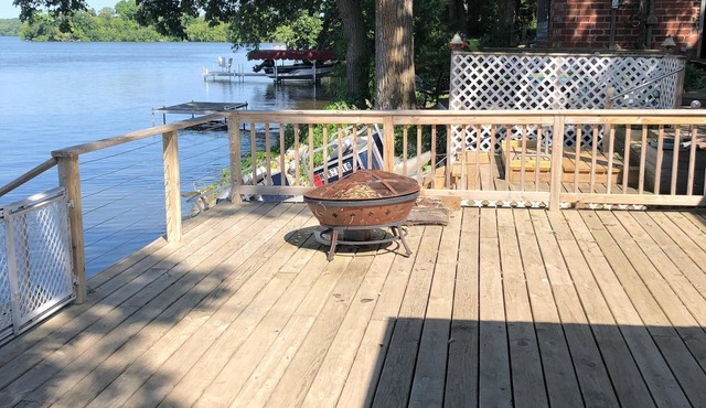 Barrett Lake, rent year round! Dock is out for the season as of 9.27.25