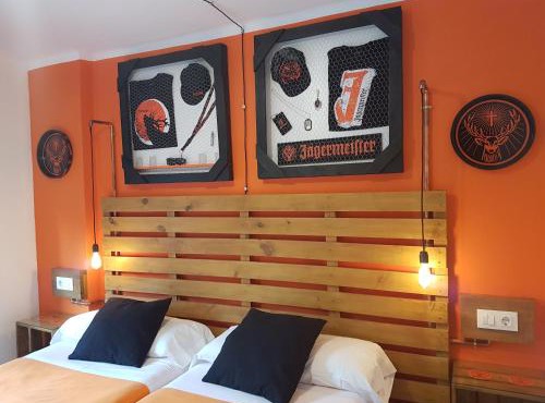 Barri Antic Hostel & Pub