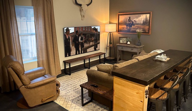 Barricade Bunkhouse: A Cozy Western Retreat in Laramie, Wyoming