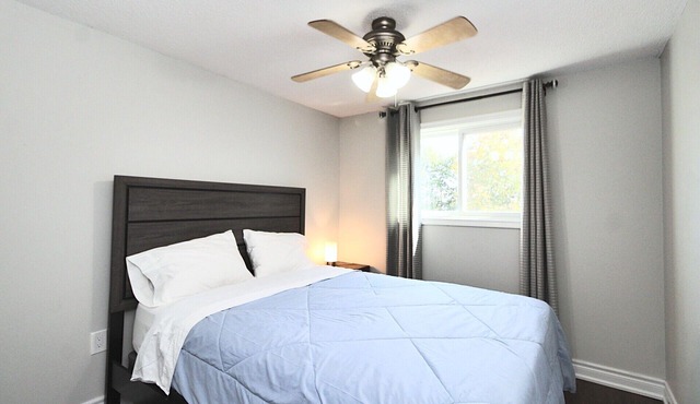 Barrie house close to all amenities