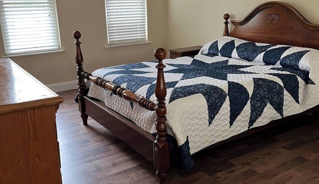 Barrington 4-bedroom 6 beds