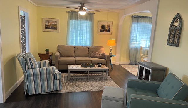 Barrow Bungalow near Big House, fishing, downtown Tavares and Mt Dora