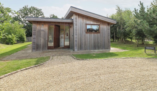 BARROWDEN, pet friendly, with open fire in Exton, Rutland