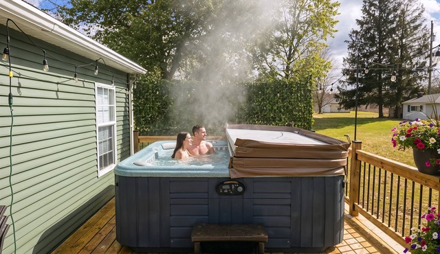 Barryton Lost Lake Hot Tub Dog Friendly