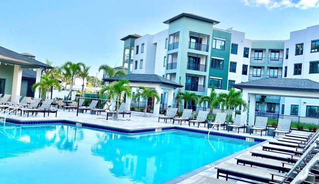 Barsala l 2BD w/Pool, minutes from I-75 and I-275
