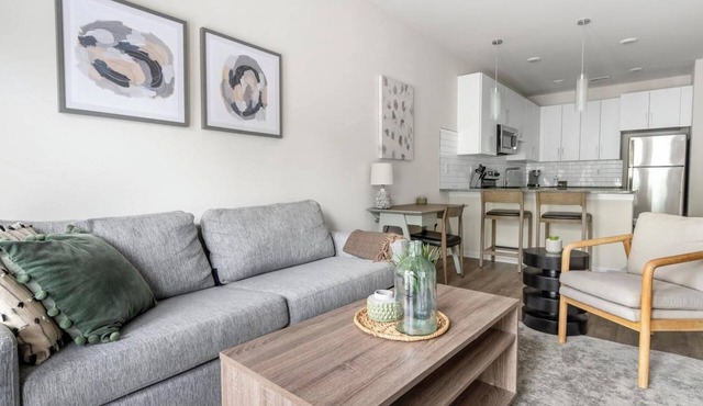 Barsala l Chic Comfort Awaits: Stylish 1BD in Emery Village