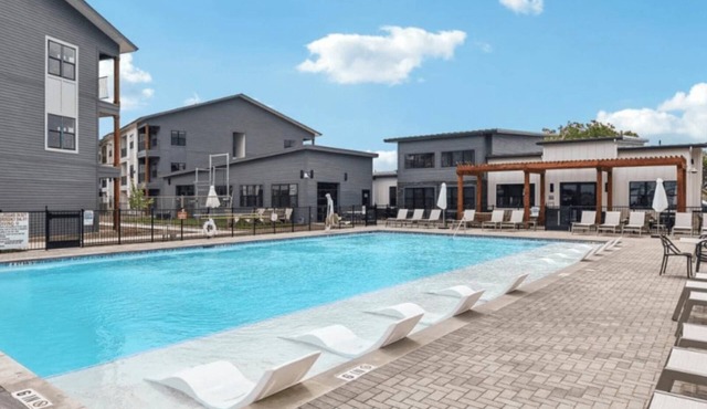 Barsala l Cozy 1BD Retreat in Seguin - Pool, Gym, & More!