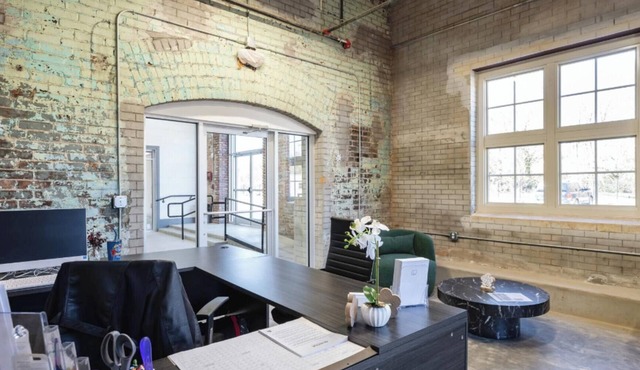Barsala l Elegant 2BD Getaway: Near Downtown & Parks