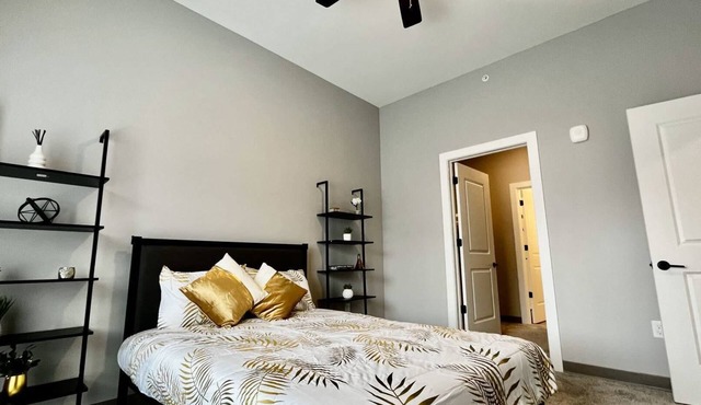 Barsala l Modern 2BD in Duck Island neighborhood!