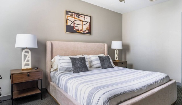 Barsala l Stylish 2BD City Escape Near Midtown & Medical District