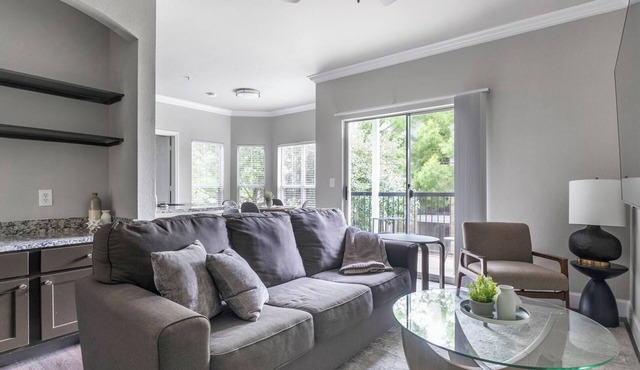 Barsala l tChic 2BD Apt: Pool, Outdoor Kitchen