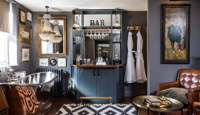 Barth Room Suite & luxurious bathroom. Super king size bed along with a fabulous bathroom providing