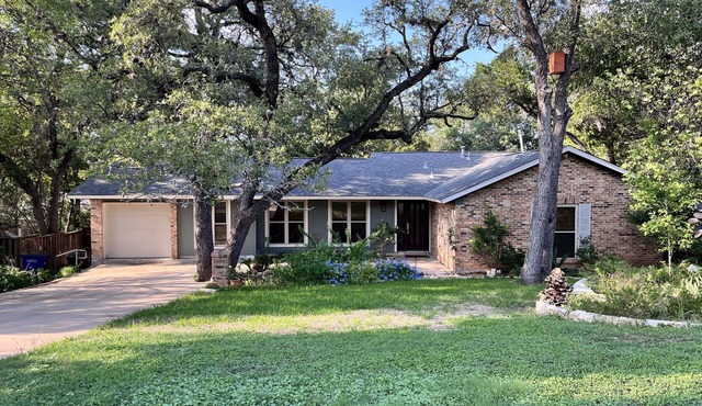 Barton Hills house minutes from Zilker Park and Barton Springs Pool