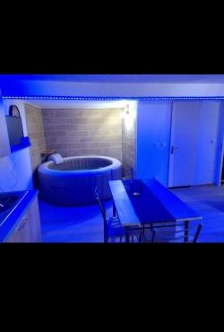 Bas de villa à 100 M de la plage