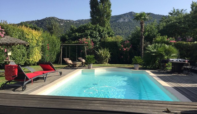 Bas de Villa standing en Provence proche Cassis, la Ciotat calme avec piscine