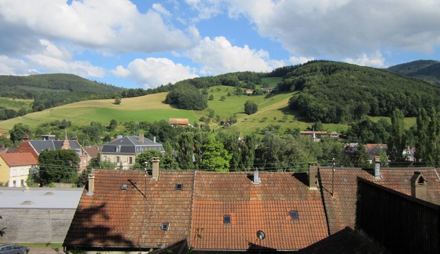 Bas House with courtyard + courtyard in Val D'Argent, central between Alsace.