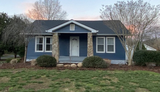 Base of Lookout Mountain - 10 minutes to Downtown - 1 mile to The Venue - Patio