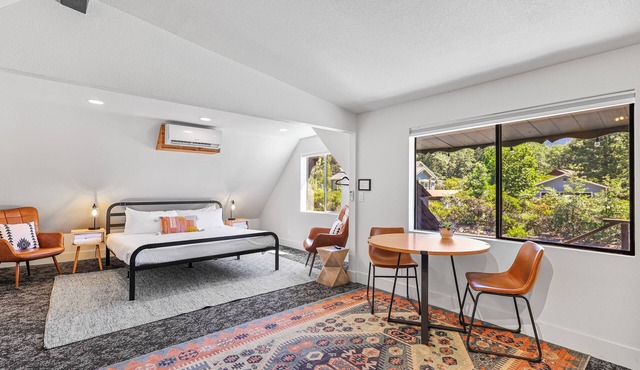 Basecamp Lodge - Cabin 6