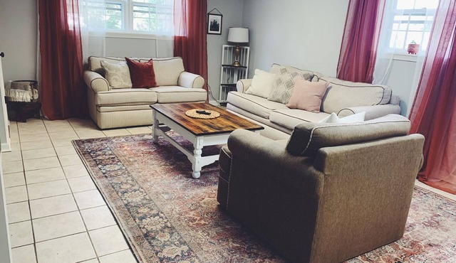 Basement Apartment on the Loop