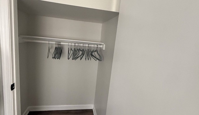 Basement apartment w/private full bath & separate entrance in vibrant Baltimore