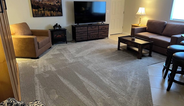 Basement Family Studio for 5 with Hot Tub