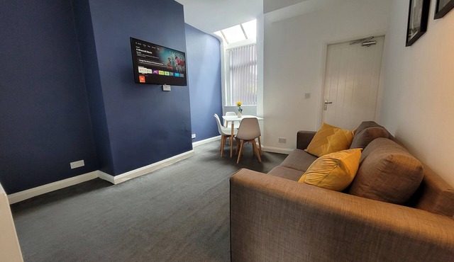 💼 Basford House | 3BR, 2BA Home with WiFi & Smart TVs | Sleeps 5