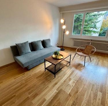 Basic & Simple on Langgrütstrasse