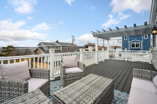 Basin Breeze Cottage AC Decks Water Views