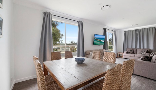 Basin Escape - short walk to the waters edge.