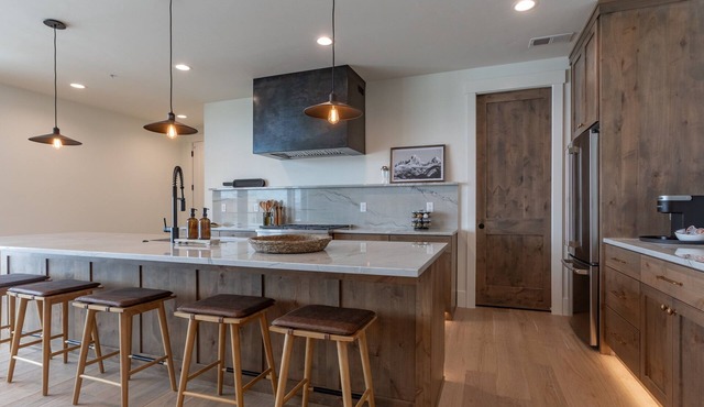 Basin Teewinot 3N | Panoramic Views + Luxury Stay