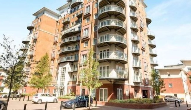 Basingstoke Spectacular 1 Bedroom Apartment
