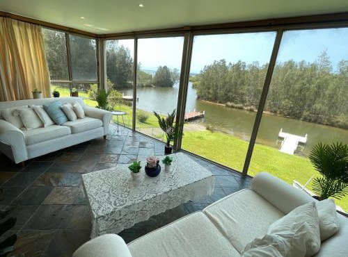 BasinWaterStays Waterfront Jetty - Brm2 Private Bedroom - Shared Bathroom - Shared Facilities - see Profile & Photos