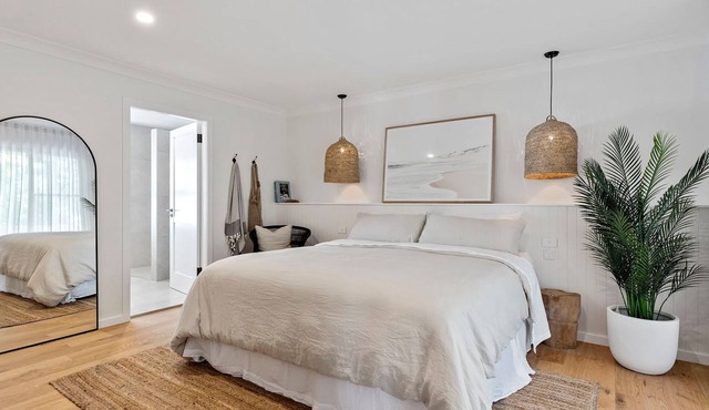 Baskk Mollymook take a moment, pause, unwind and absorb