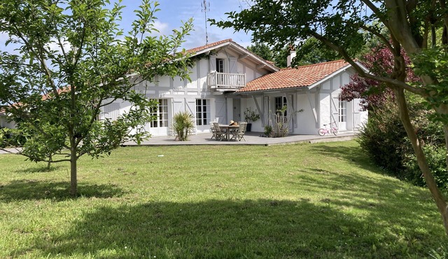 Basquaise Avec Piscine Dans Écrin de Verdure à 5 min des Plages! Calme Absolu!